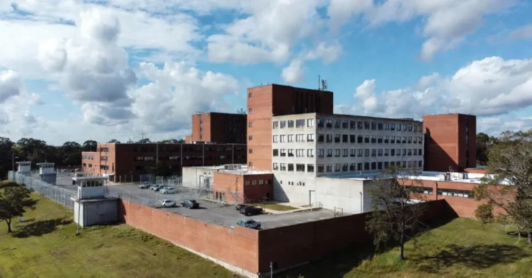 Inside Souza-Baranowski